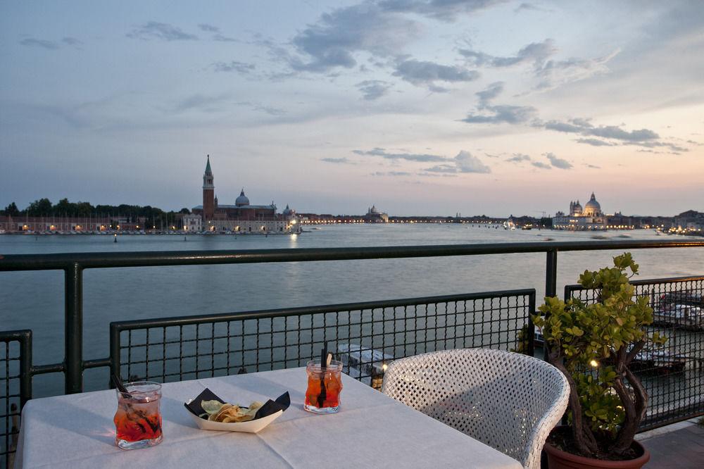 Hotel Gabrielli Venezia - Starhotels Collezione Eksteriør bilde View of the Grand Canal from the hotel