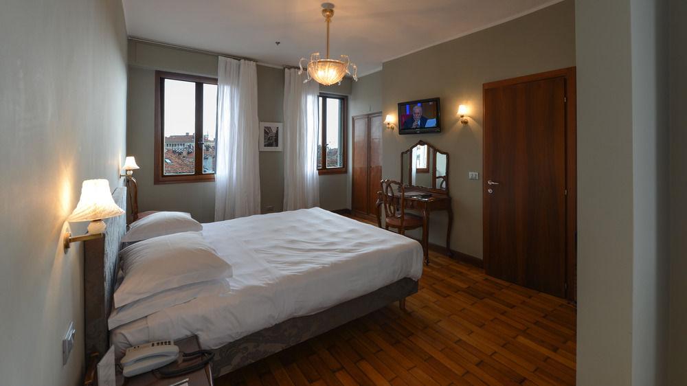 Hotel Gabrielli Venezia - Starhotels Collezione Eksteriør bilde A room at the hotel