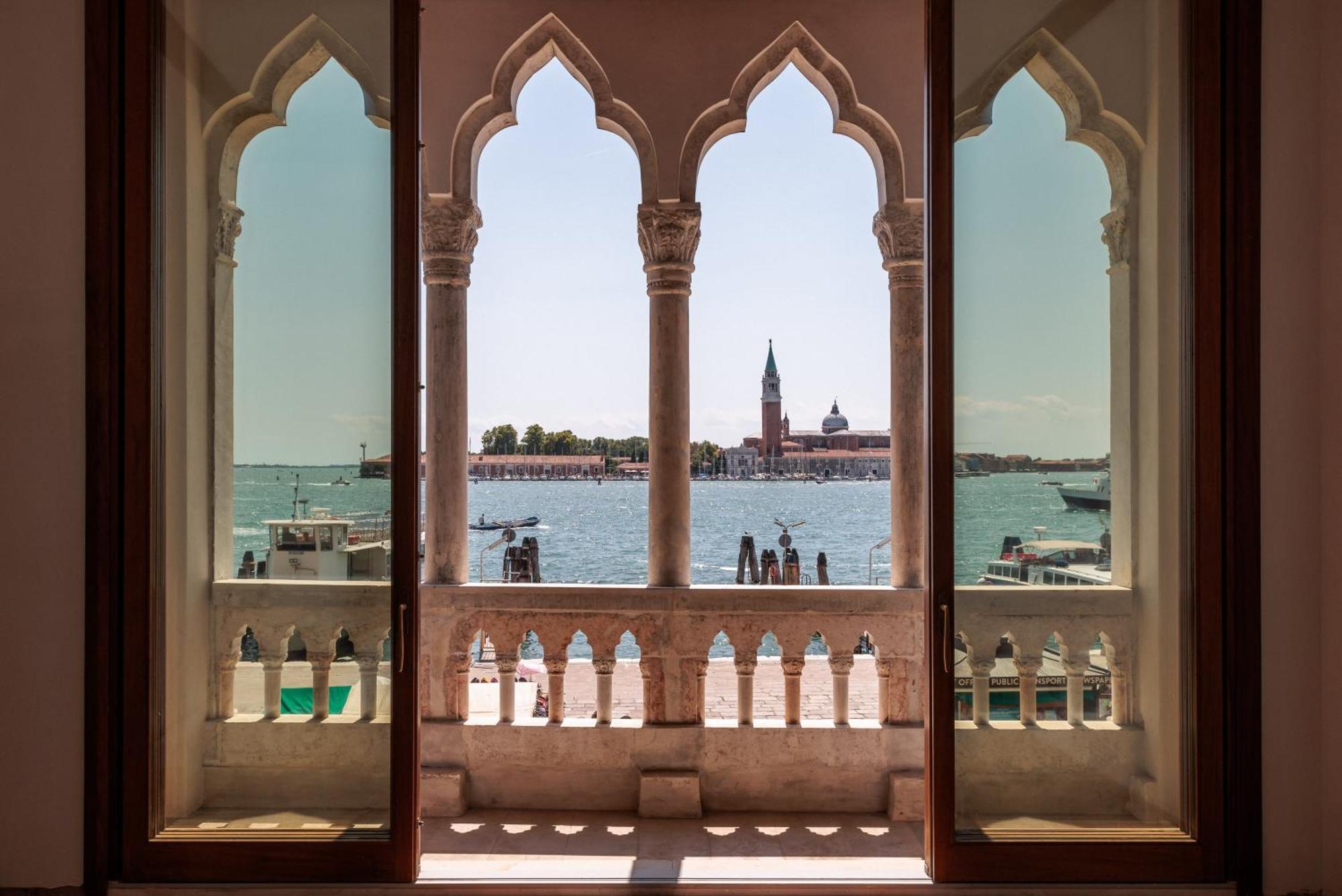 Hotel Gabrielli Venezia - Starhotels Collezione Eksteriør bilde View of the Grand Canal from the hotel