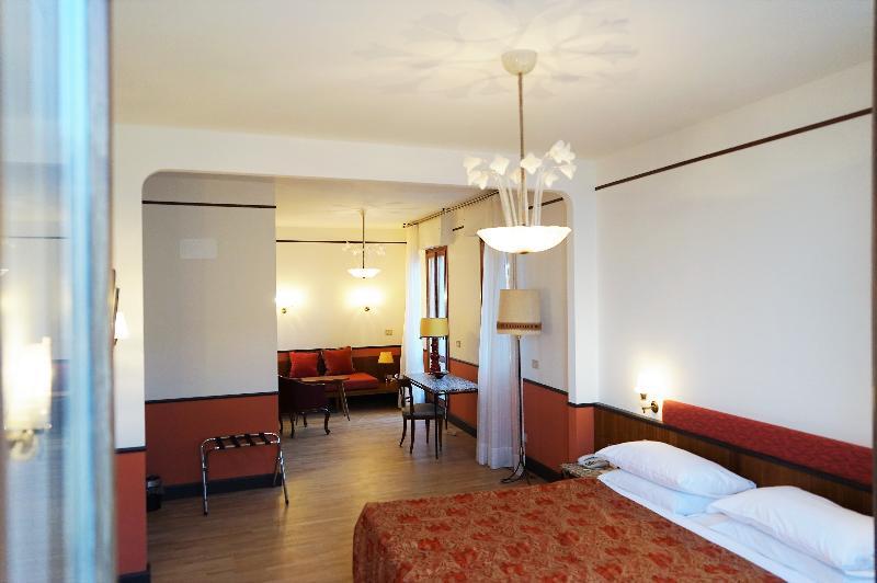 Hotel Gabrielli Venezia - Starhotels Collezione Eksteriør bilde A room at the Hotel Axelmannstein