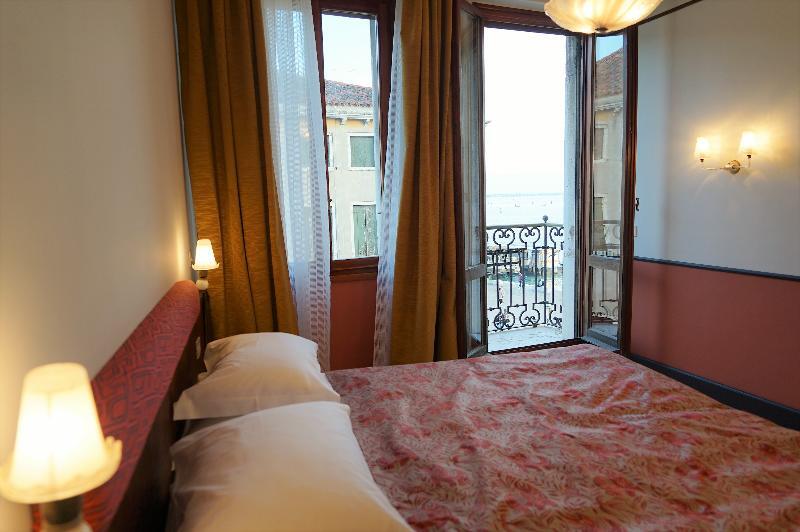 Hotel Gabrielli Venezia - Starhotels Collezione Eksteriør bilde A room at the hotel